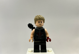 Hawkeye - Black and Dark Suit, Dark Tan Hair, Quiver, Silver Zipper, sh0925 Minifigure LEGO®   