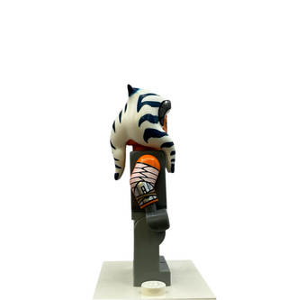 Ahsoka Tano (Adult) - Printed Arms, Light Bluish Gray Legs, sw1354 Minifigure LEGO®   