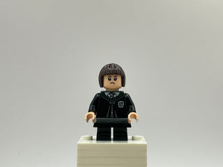 Pansy Parkinson - Slytherin Robe Clasped, Black Skirt, Black Short Legs with Dark Bluish Gray Stripes, hp492 Minifigure LEGO®   