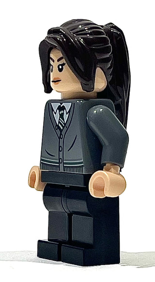 Pansy Parkinson - Dark Bluish Gray Slytherin Cardigan Sweater without Crest, Black Legs, hp400 Minifigure LEGO®   