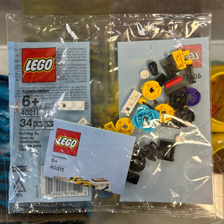 Monthly Mini Model Build Set - 2016 04 April, Bee polybag - 40211 Building Kit LEGO®   