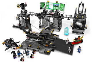 The Batcave: The Penguin and Mr. Freeze's Invasion, 7783 Building Kit LEGO®   