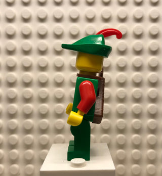 Forestman, Red, Green Hat, Red Feather, Quiver, cas137a Minifigure LEGO®   