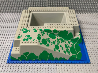 32x32 Raised Baseplate W/ Ramp & Pit, Water, Green Stones Pattern 2552px4 LEGO® Part LEGO®   